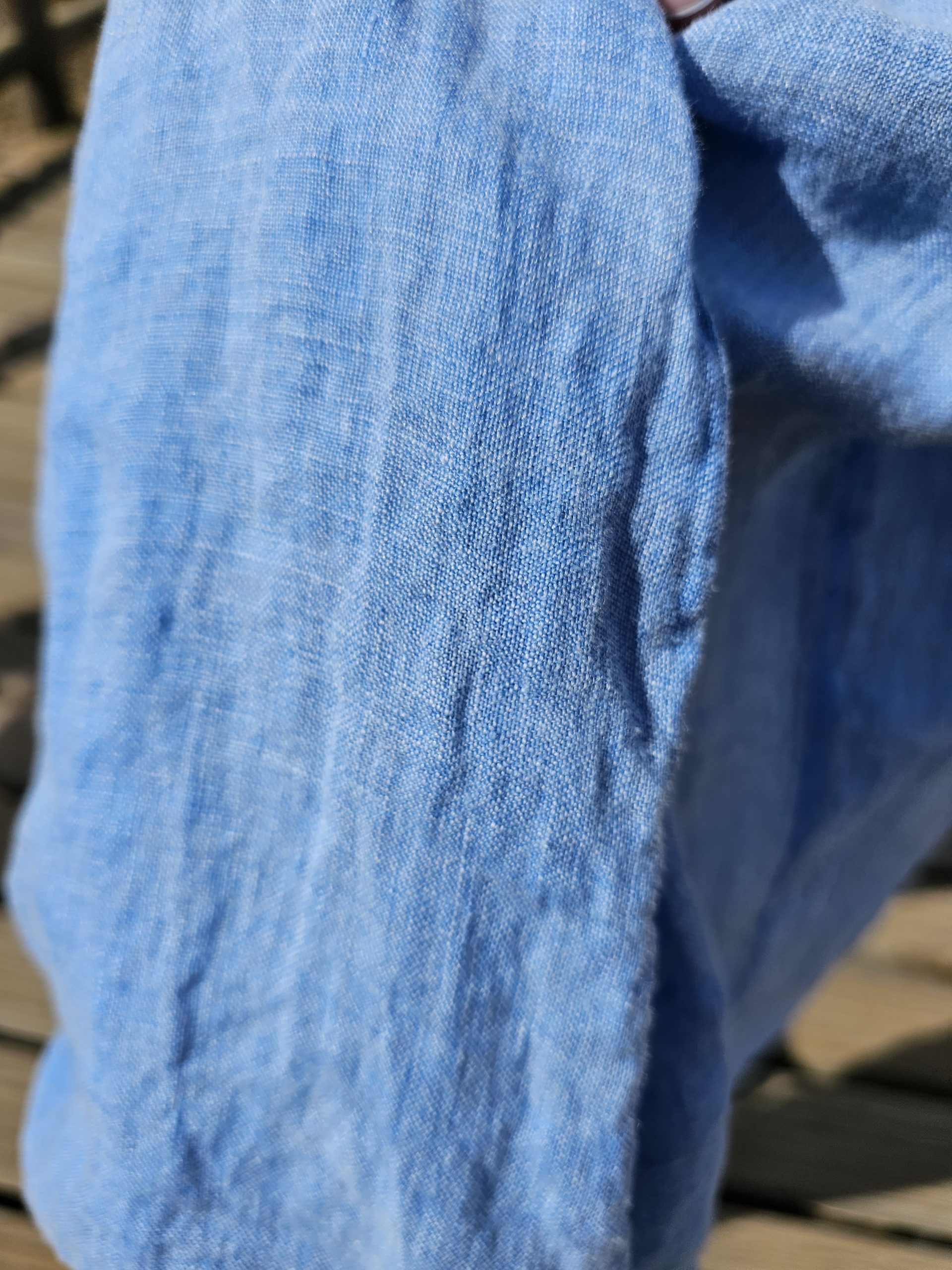 Caftán de lino azul efecto prelavado cuello V con logo alas multicolor - Imagen 4