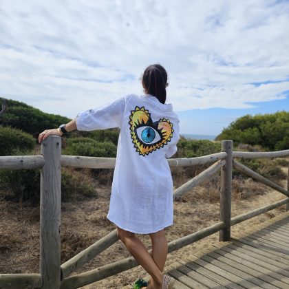 Vestido de lino blanco con logo ojo turco corazon amarillo