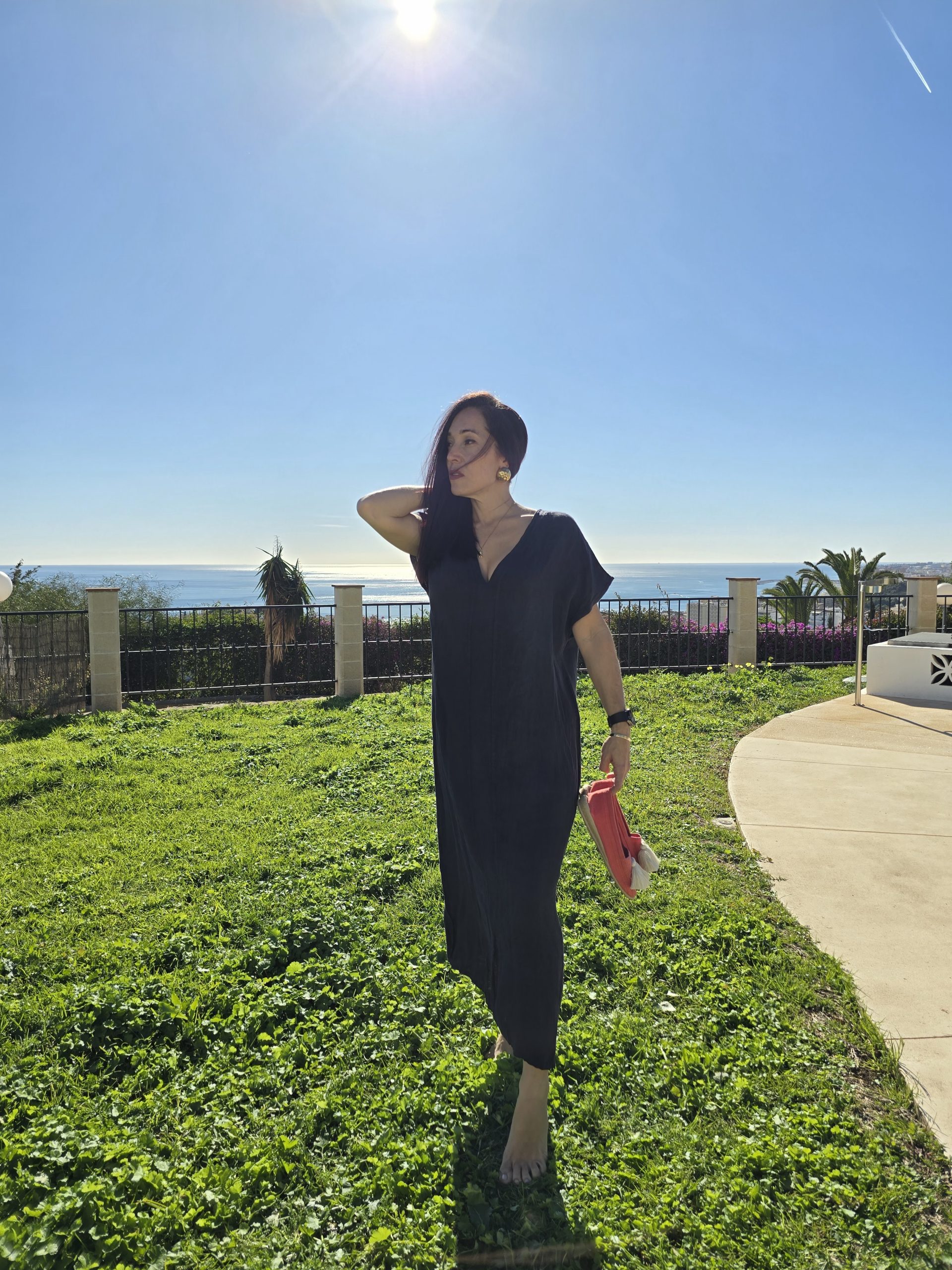 Caftán de lino azul oscuro cuello V con logo dance - Imagen 2