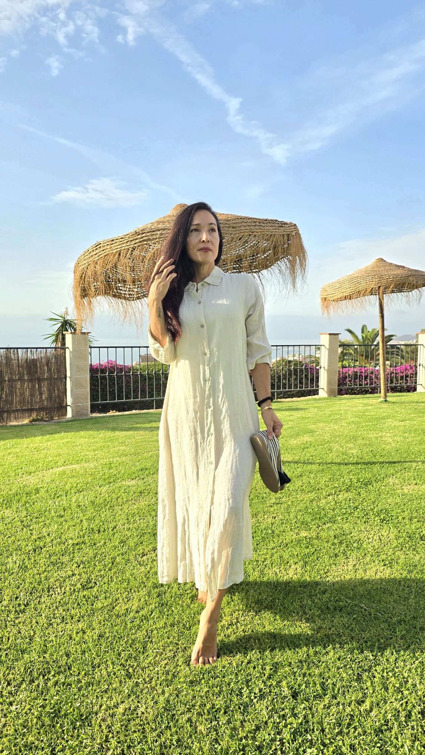 Vestido de Lino beige claro con Tigre Bordado - Imagen 2