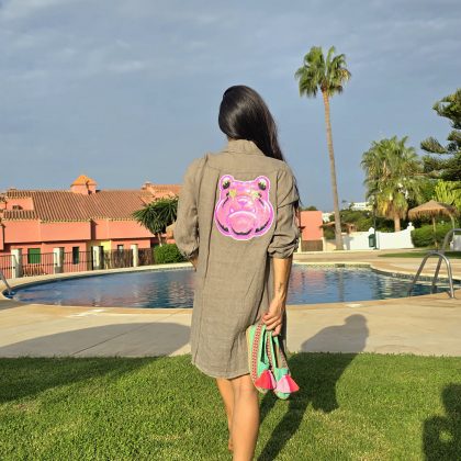 Vestido de Lino gris plomo con logo perro estrella fucsia