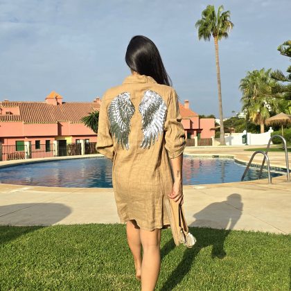 Vestido de Lino camel con logo alas plata brillante