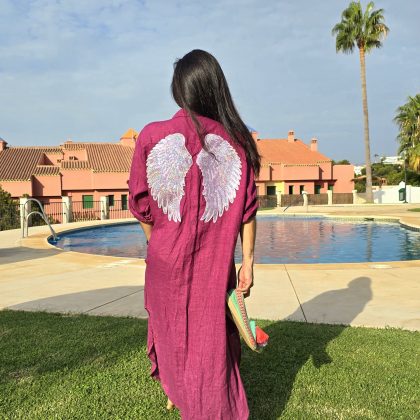 Vestido de lino violeta con logo alas lila tornasol brillante