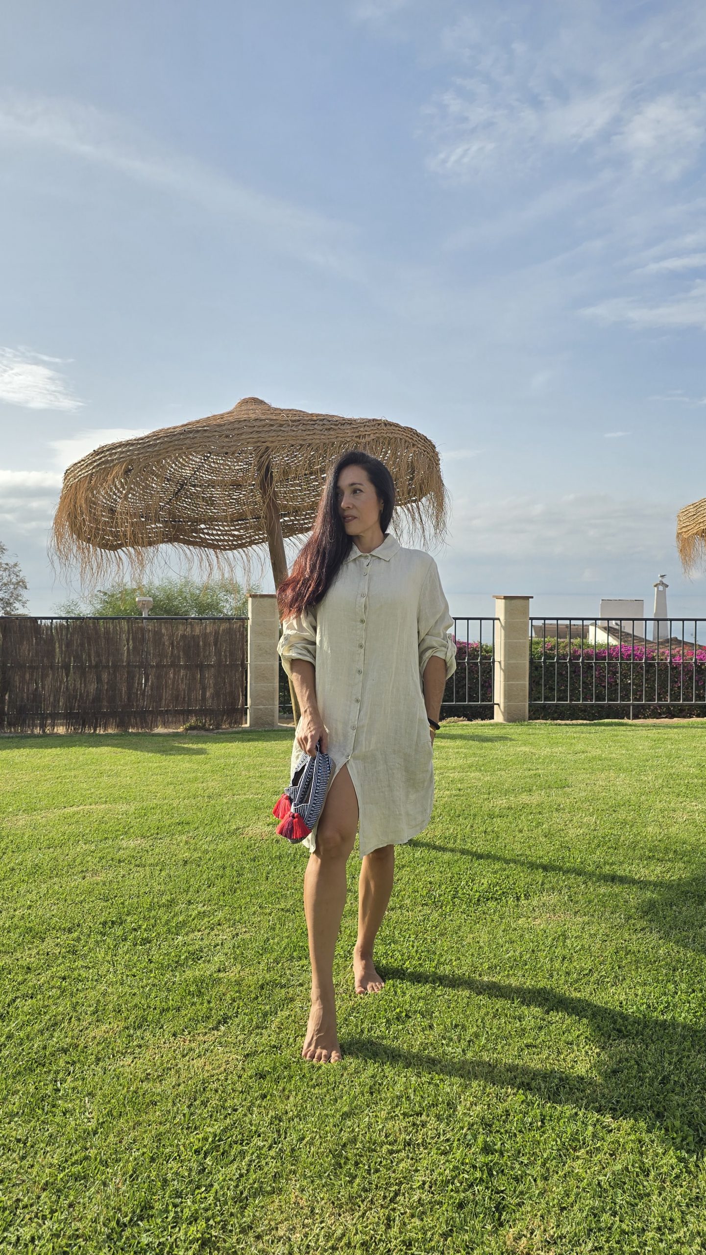 Vestido de Lino beige con alas dorado oscuro - Imagen 2