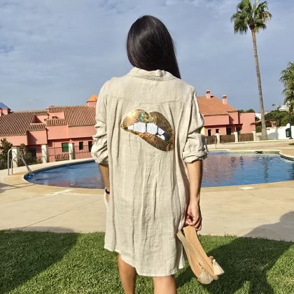 Vestido de Lino beige claro con logo labios brillantes