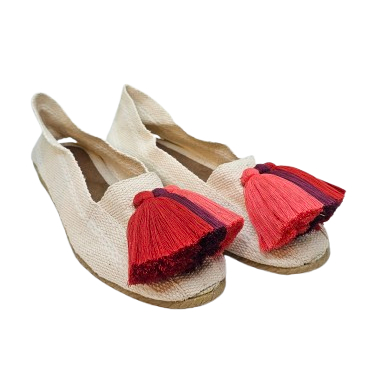 Alpargatas beige con borlas colores vino