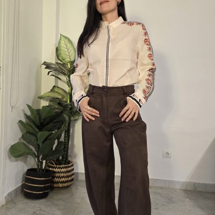 Camisa beige manga larga mujer estampada flores