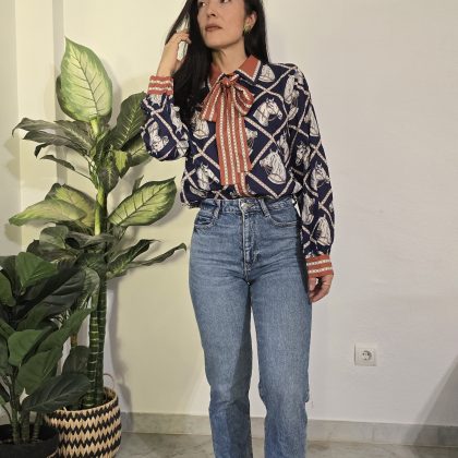 Camisa azul marino lazo manga larga mujer estampada caballo