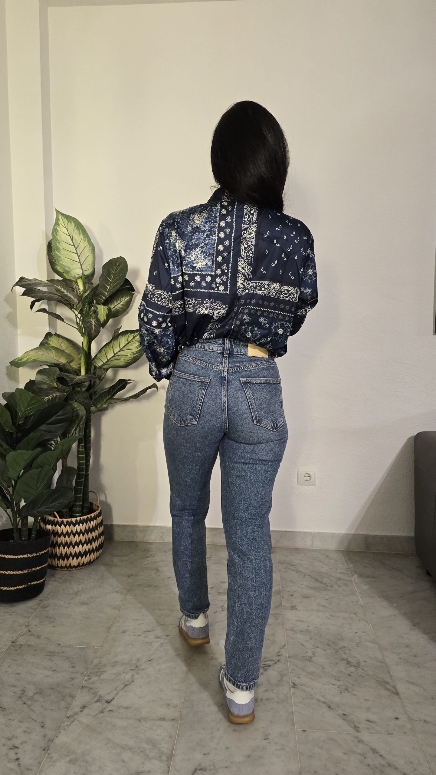 Camisa azul marino manga larga mujer bandana - Imagen 3
