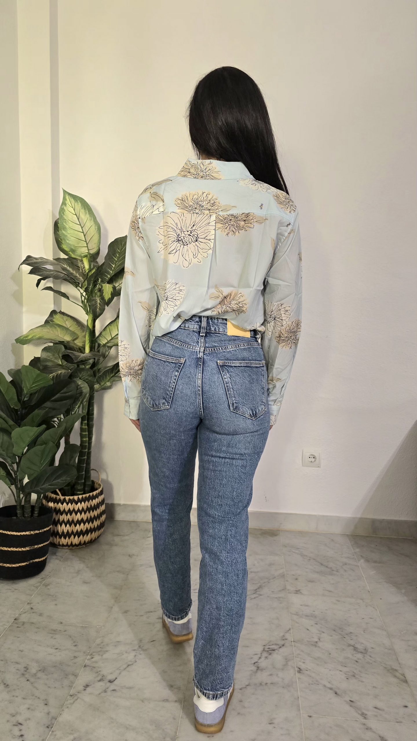 Camisa azul claro manga larga mujer flores silvestres - Imagen 3