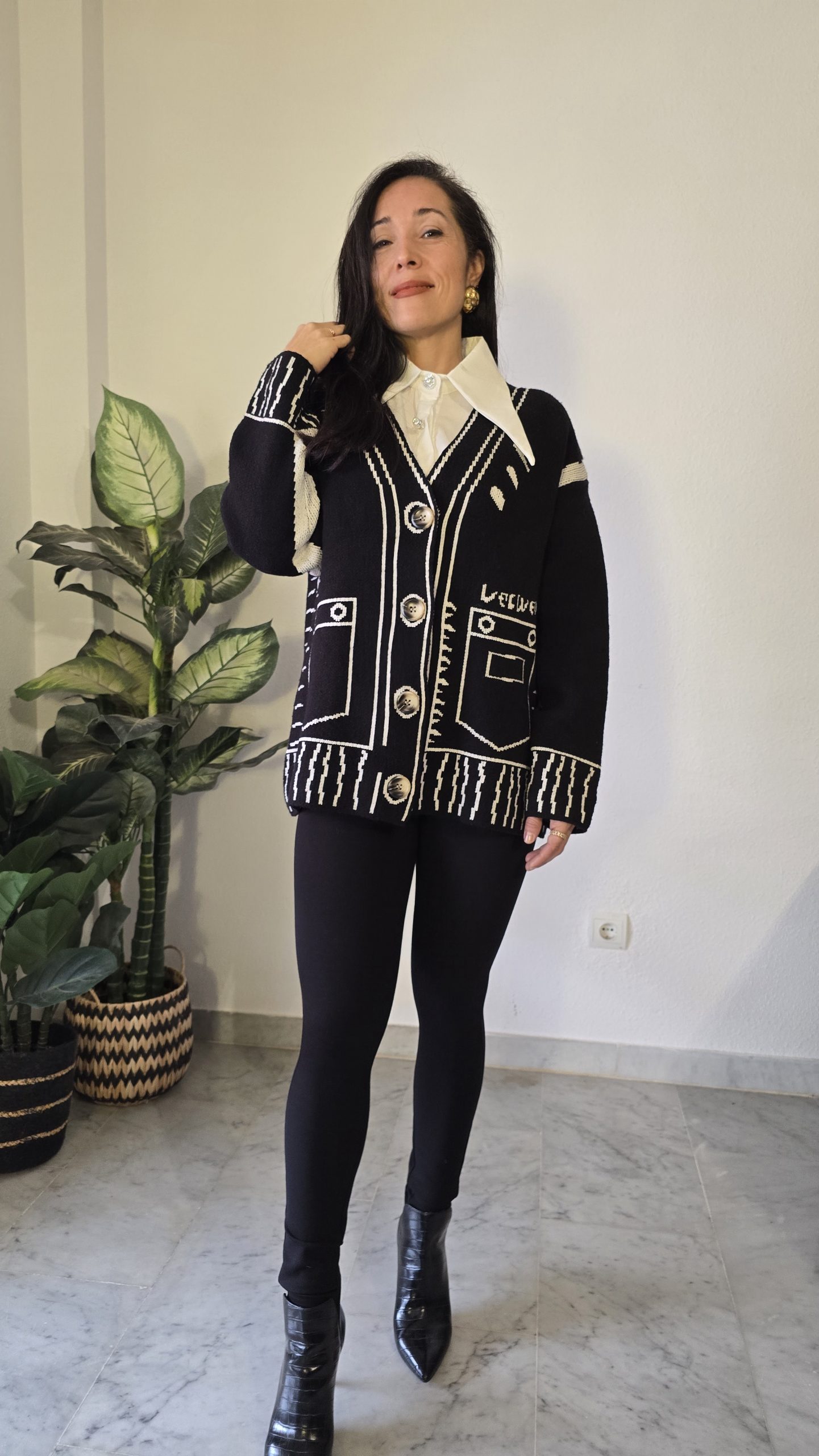 Chaqueta negra tejido suave mujer