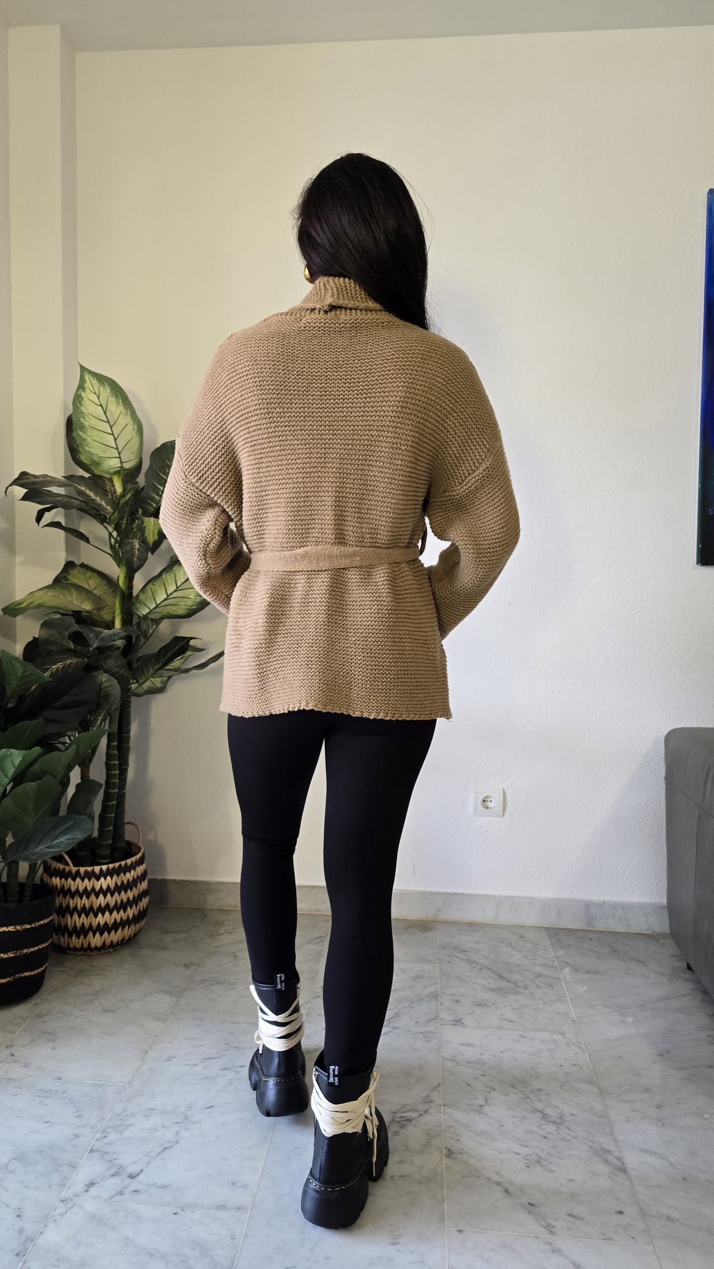 Chaqueta camel tejido grueso mujer - Imagen 3