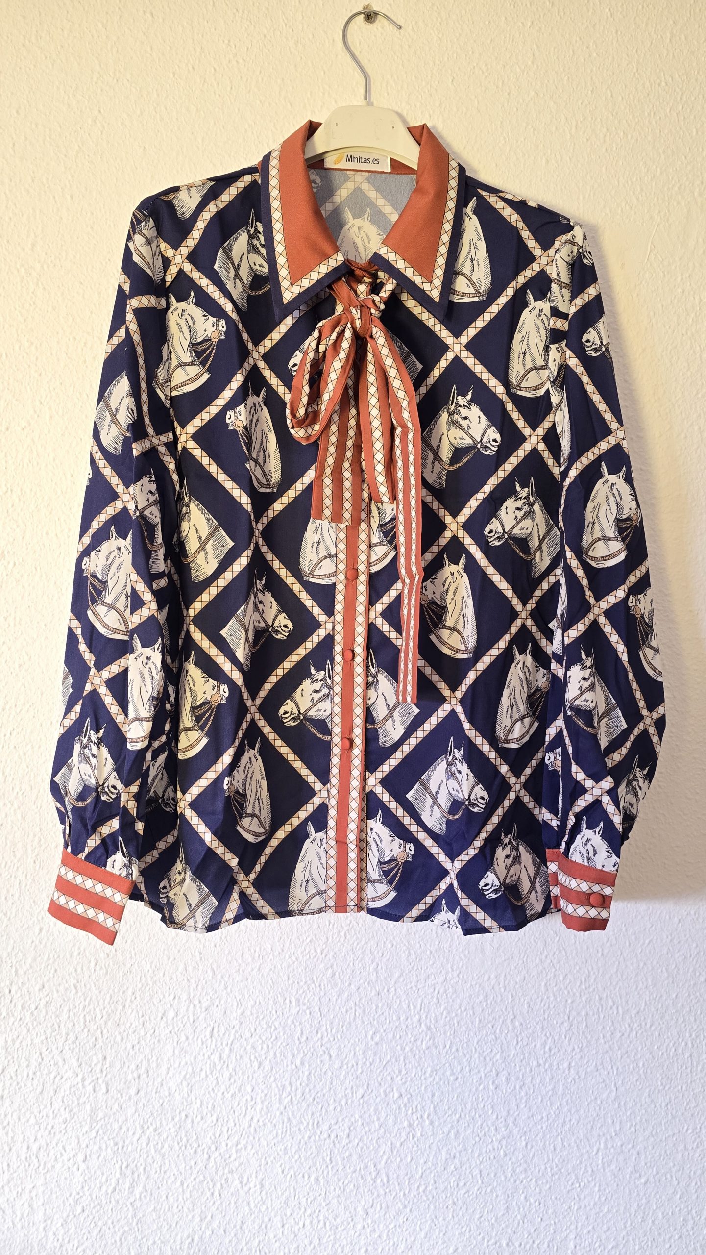 Camisa azul marino lazo manga larga mujer estampada caballo - Imagen 4
