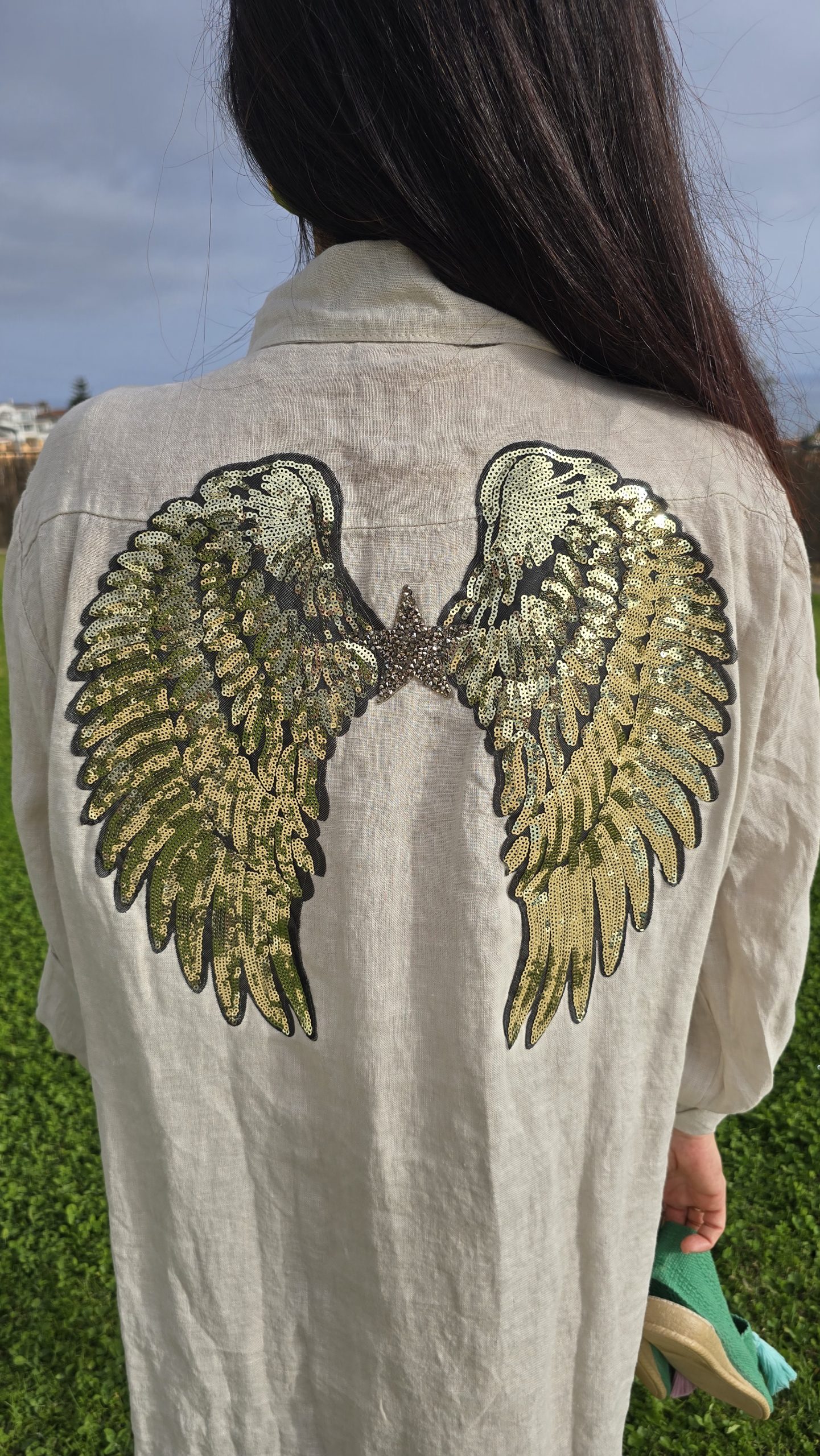 Vestido de Lino corto beige logo alas dorado estrella - Imagen 3