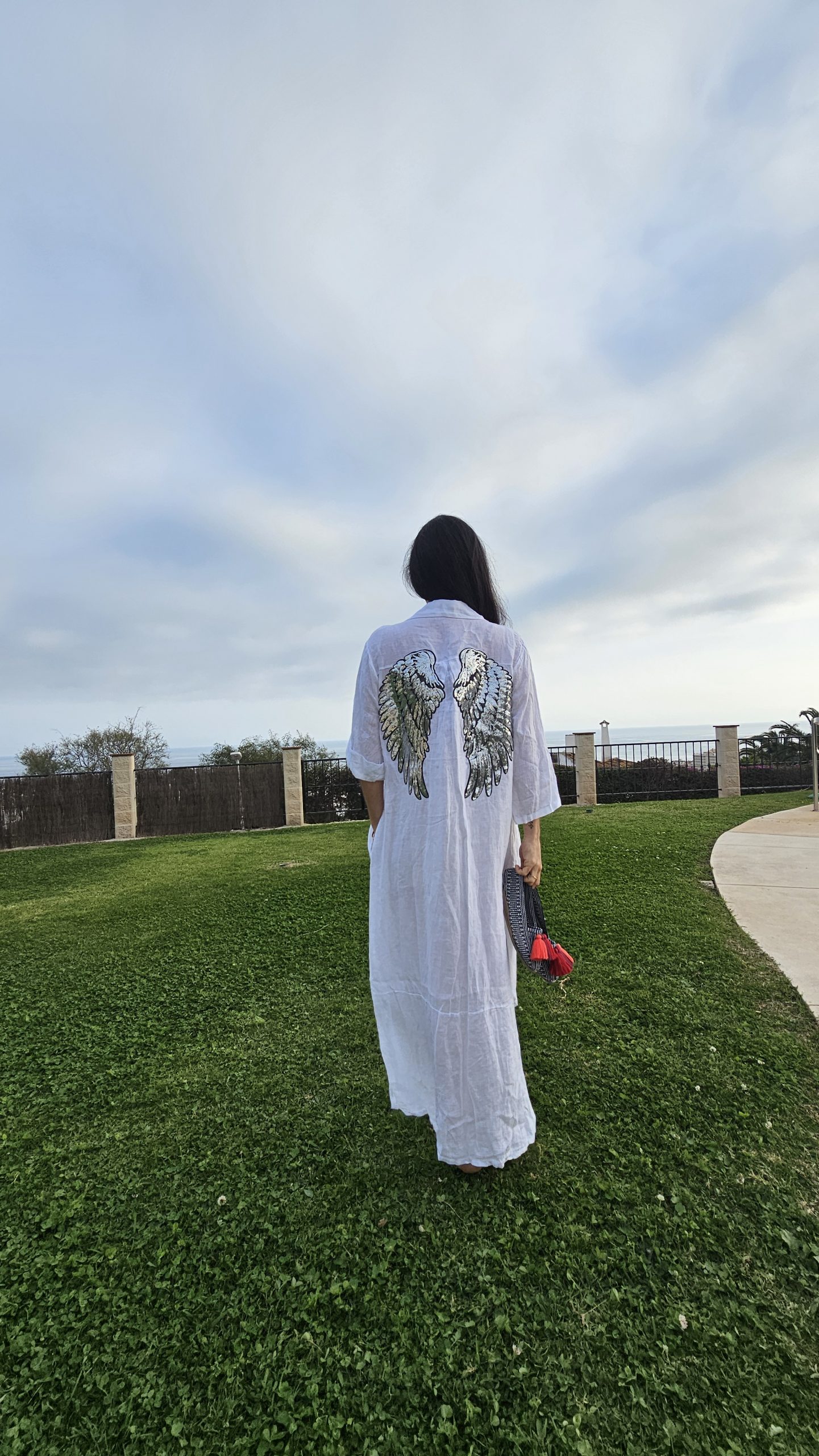 Vestido de Lino blanco logo alas plateadas