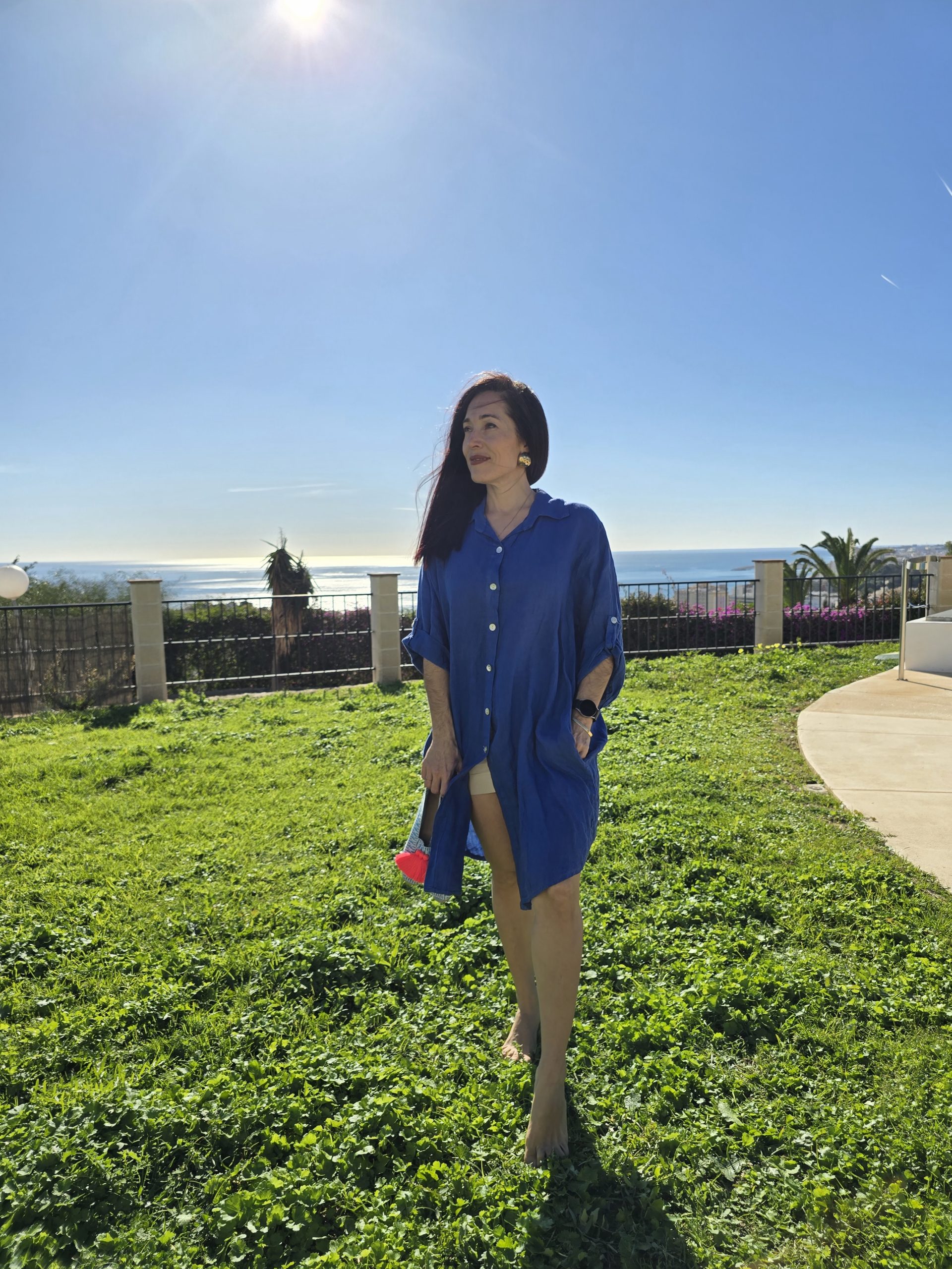 Vestido de Lino corto azul rey logo alas neon - Imagen 2