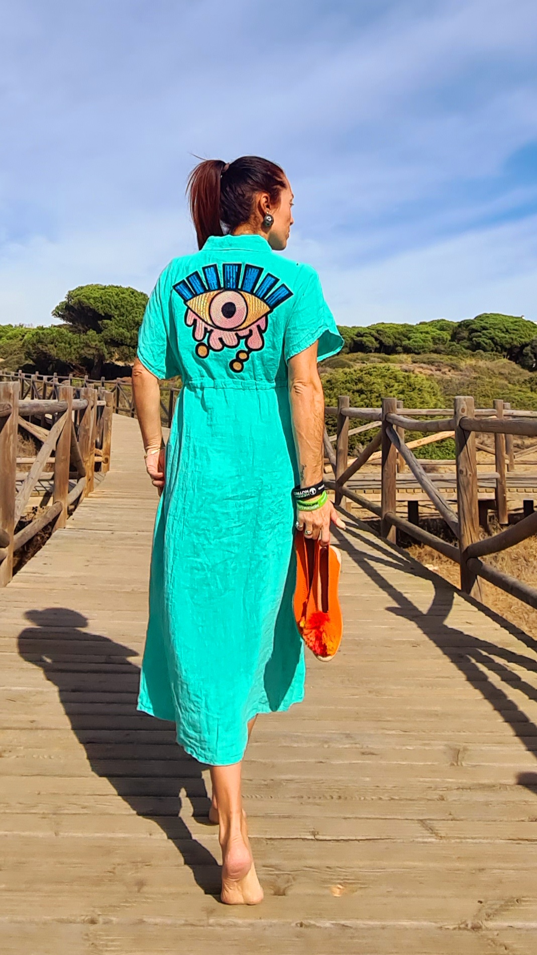 Vestido de Lino ajustable verde logo ojo pop